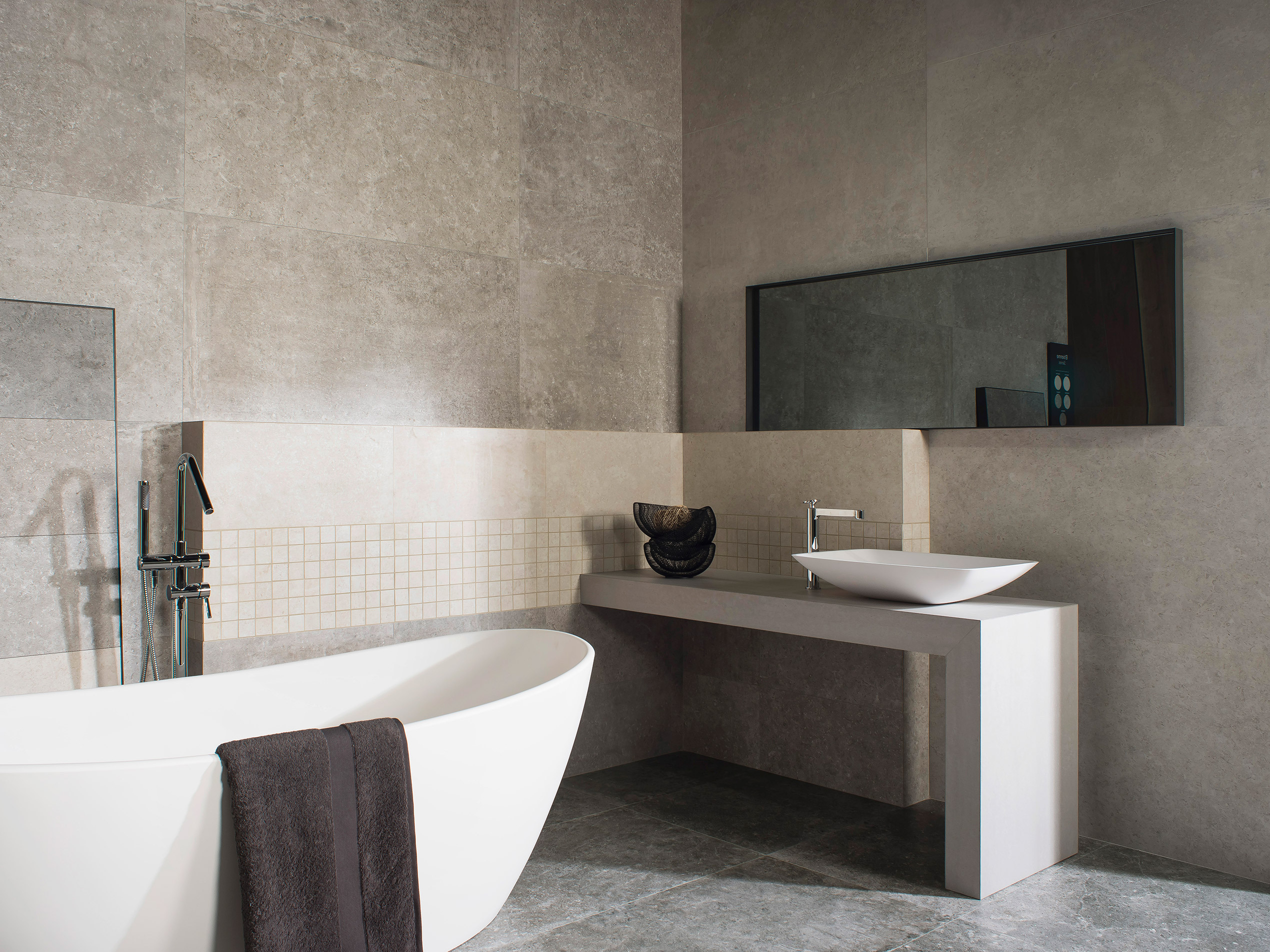 Etienne Baño - Showroom Heart
