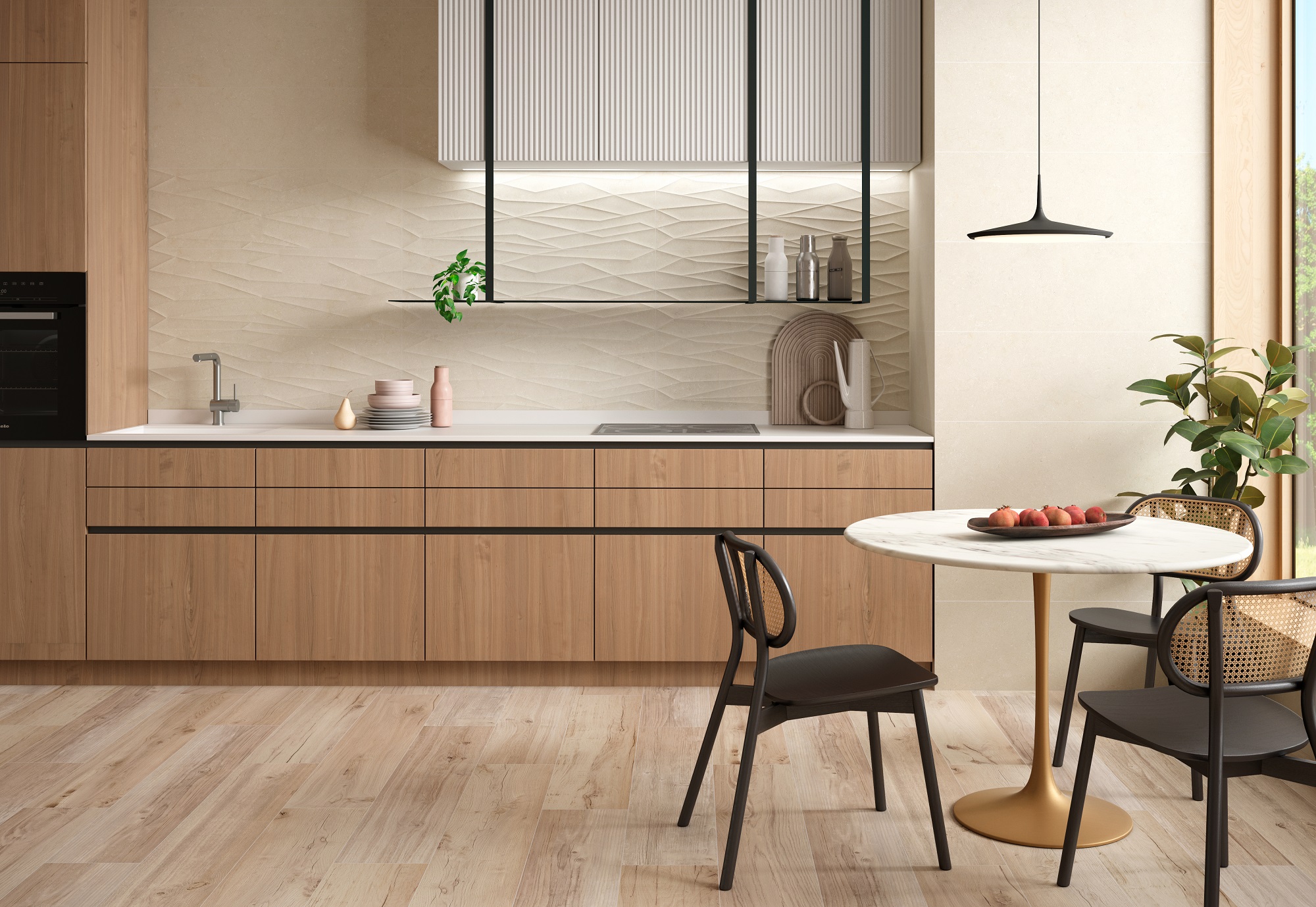 Una cocina cálida y acogedora con un original backsplash